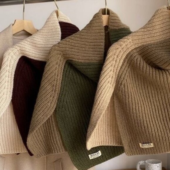 New Two-Sided Sweater Topper - Picture 3 of 3